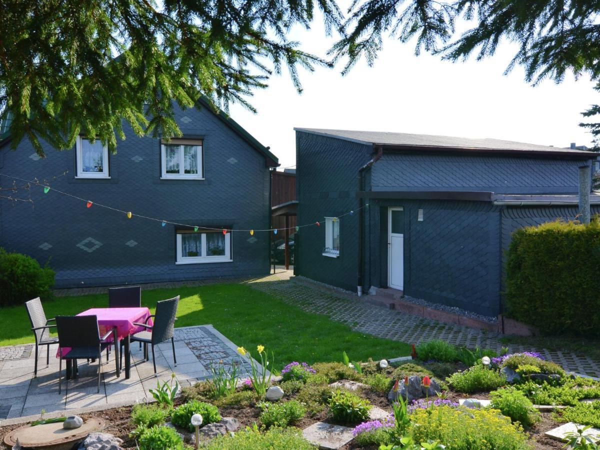 Holiday Home With Garden Neustadt am Rennsteig Exterior foto