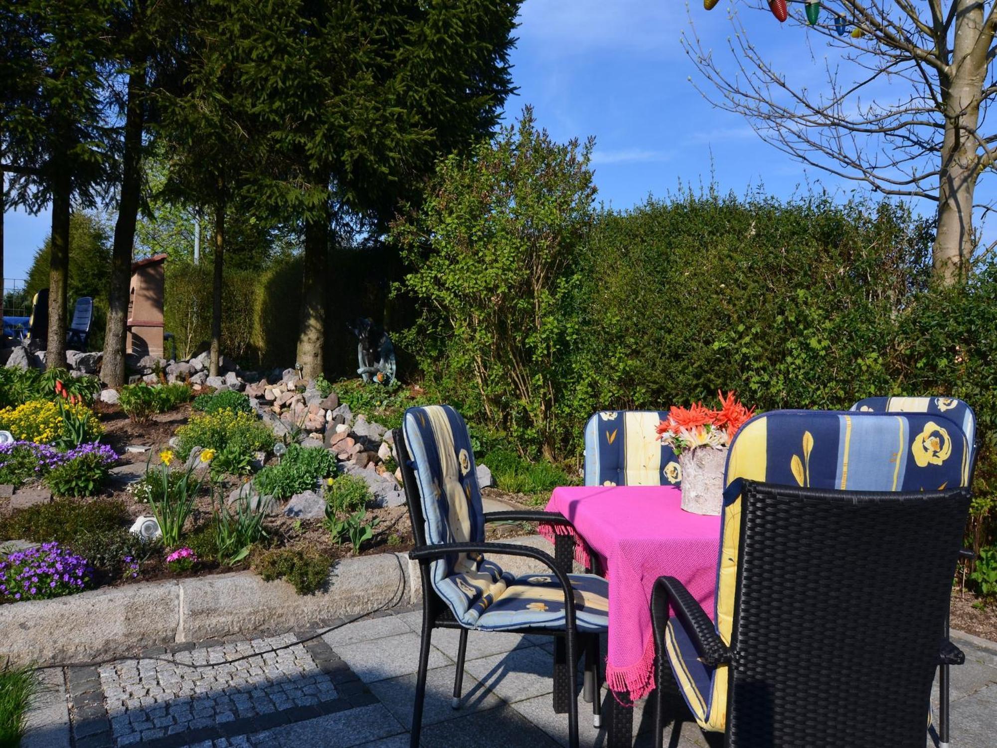 Holiday Home With Garden Neustadt am Rennsteig Exterior foto